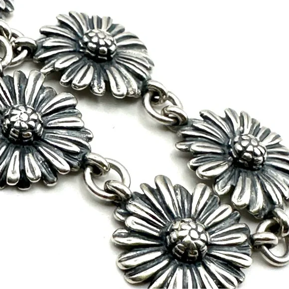 Lagos Silver Daisy Link 16.5” Necklace - Picture 5 of 7